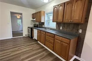 881 Harbor St, Conneaut, OH 44030 - Photo 8