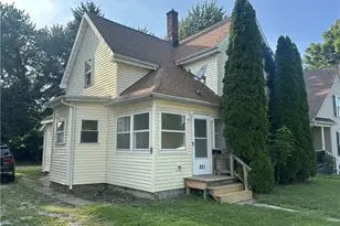 881 Harbor St, Conneaut, OH 44030 - Photo 2