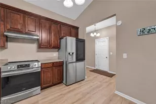 9036 Morgan Cir, North Ridgeville, OH 44039 - Photo 10