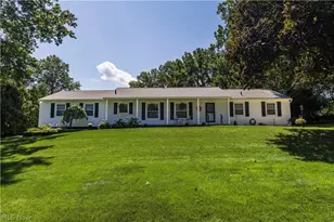690 N Azalea Blvd, Barberton, OH 44203 - Photo 4