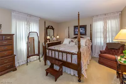 690 N Azalea Boulevard, Barberton, OH 44203 - Photo 24