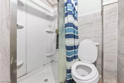572 East Avenue, Akron, OH 44320 - Photo 2