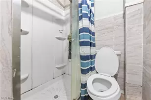 572 East Ave, Akron, OH 44320 - Photo 2