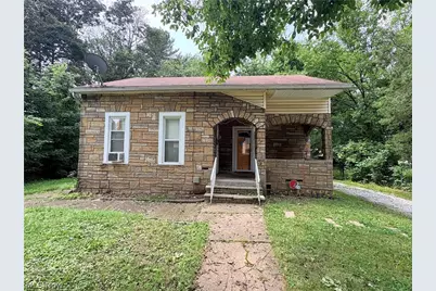 572 East Avenue, Akron, OH 44320 - Photo 1