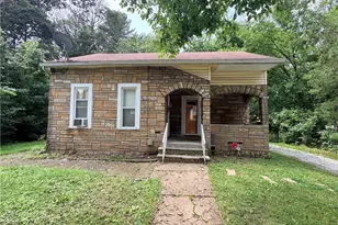572 East Ave, Akron, OH 44320 - Photo 1