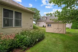 2274 Lake Center St NW, Uniontown, OH 44685 - Photo 36