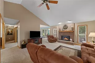 2274 Lake Center St NW, Uniontown, OH 44685 - Photo 4