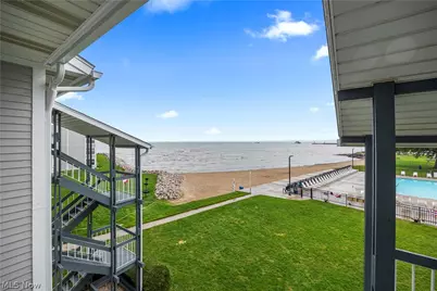 216 W Lakeshore Drive #E, Port Clinton, OH 43452 - Photo 2