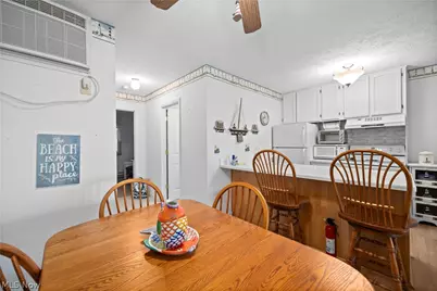 216 W Lakeshore Drive #E, Port Clinton, OH 43452 - Photo 14