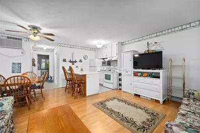 216 W Lakeshore Drive #E, Port Clinton, OH 43452 - Photo 8