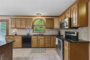 6224 Sandy Ridge Cir NW, North Canton, OH 44720 - Photo 20
