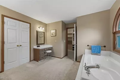 6224 Sandy Ridge Circle NW, North Canton, OH 44720 - Photo 32