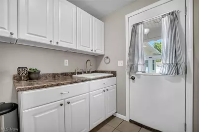 941 Woodstock Road, Eastlake, OH 44095 - Photo 14
