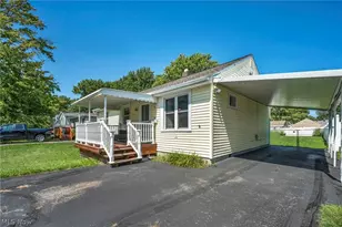 941 Woodstock Rd, Eastlake, OH 44095 - Photo 2