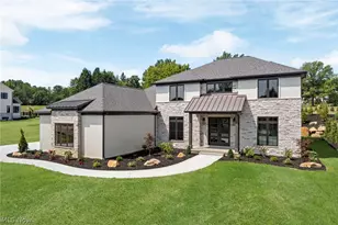 526 Sawgrass Dr, Fairlawn, OH 44333 - Photo 1