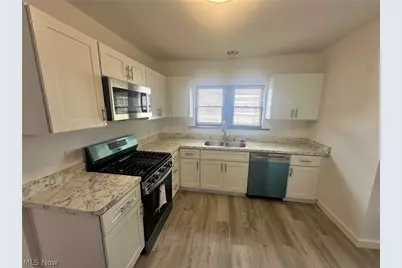 3223 Grove Avenue, Lorain, OH 44055 - Photo 10