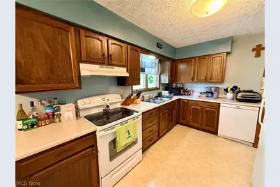 447 Rosch Court SW, New Philadelphia, OH 44663 - Photo 8
