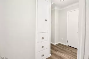 34411 Beach Park Ave, Eastlake, OH 44095 - Photo 24