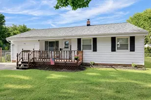 34411 Beach Park Ave, Eastlake, OH 44095 - Photo 2