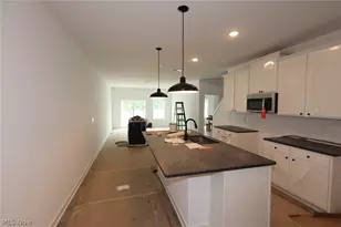 5112 Shepherds Gln, Willoughby, OH 44094 - Photo 4