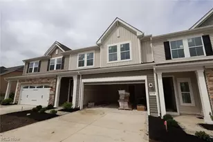 5112 Shepherds Gln, Willoughby, OH 44094 - Photo 2