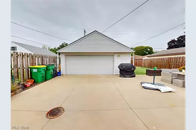 32325 Dickerson Road, Willowick, OH 44095 - Photo 22