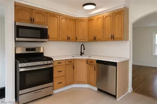 935 Worden Rd, Wickliffe, OH 44092 - Photo 12