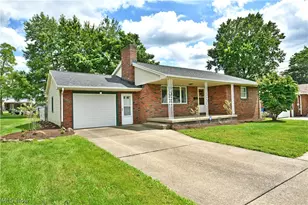 459 Peters Dr, Campbell, OH 44405 - Photo 2