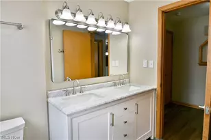 459 Peters Dr, Campbell, OH 44405 - Photo 30