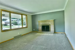 459 Peters Dr, Campbell, OH 44405 - Photo 10