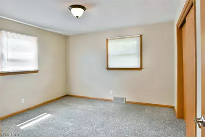 459 Peters Drive, Campbell, OH 44405 - Photo 32