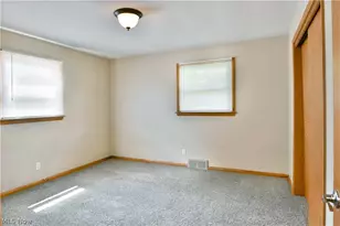 459 Peters Dr, Campbell, OH 44405 - Photo 32