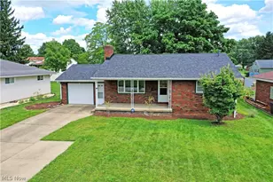 459 Peters Dr, Campbell, OH 44405 - Photo 4