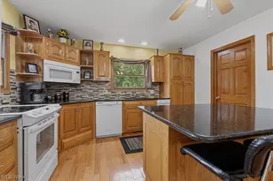 1107 Mill Branch Rd, Belpre, OH 45714 - Photo 6