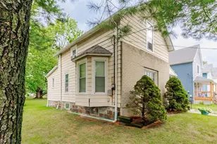 175 Spruce St, Elyria, OH 44035 - Photo 2