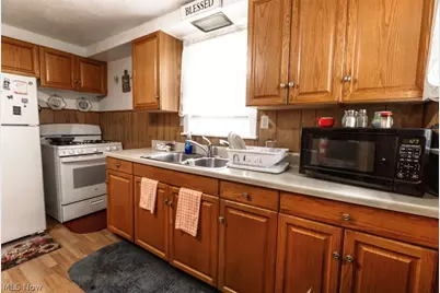 175 Spruce Street, Elyria, OH 44035 - Photo 6