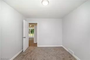 550 Neoka Dr, Campbell, OH 44405 - Photo 32