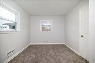 550 Neoka Dr, Campbell, OH 44405 - Photo 22