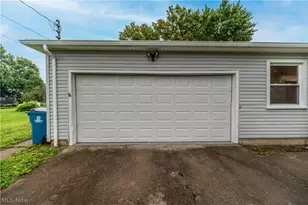 550 Neoka Dr, Campbell, OH 44405 - Photo 46
