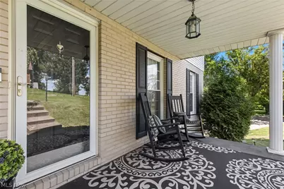 209 Spring Park Avenue, St Clairsville, OH 43950 - Photo 2