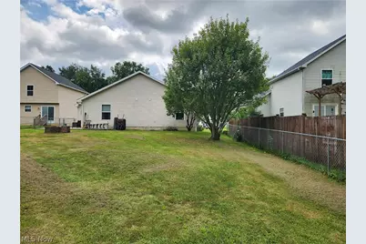 425 Harvest Drive, Ravenna, OH 44266 - Photo 34