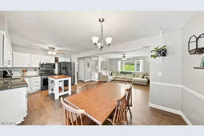 312 Maple Drive, Williamstown, WV 26187 - Photo 6