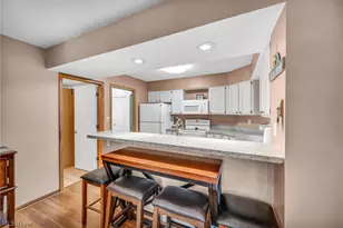 2213 Devon Ct, Akron, OH 44312 - Photo 2