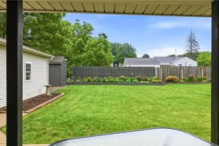 139 Fox St, Hubbard, OH 44425 - Photo 30