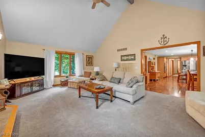 9198 Regency Woods Drive, Kirtland, OH 44094 - Photo 16