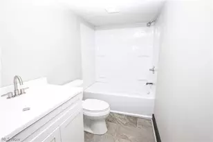 600 E Buchtel Ave, Akron, OH 44304 - Photo 14