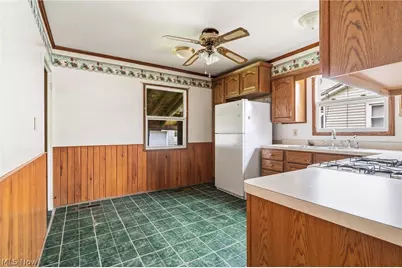 1325 Miles Avenue SW, Canton, OH 44710 - Photo 8