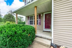 25273 Briarwood Ln, Columbia Station, OH 44028 - Photo 2