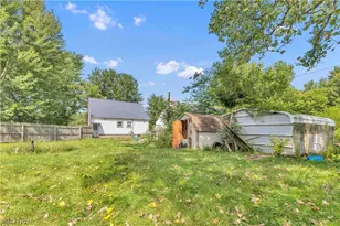 36913 Chestnut Ridge Rd, Lorain, OH 44035 - Photo 2