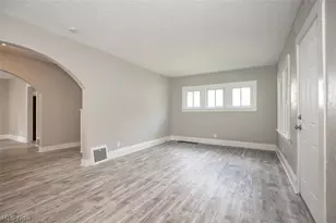 516 Bacon Ave, Akron, OH 44320 - Photo 2